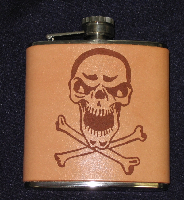 Flask, Leather, Skull & CrossBones, 6oz - Click Image to Close